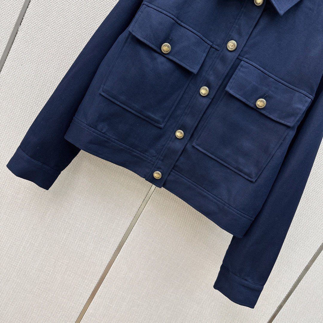Jacket cugg7 (Category: Coats, Jackets and Outerwear) located in Singapore. Submitted by yejasmine (Listing ID 1469430187, Image 10). Description: .