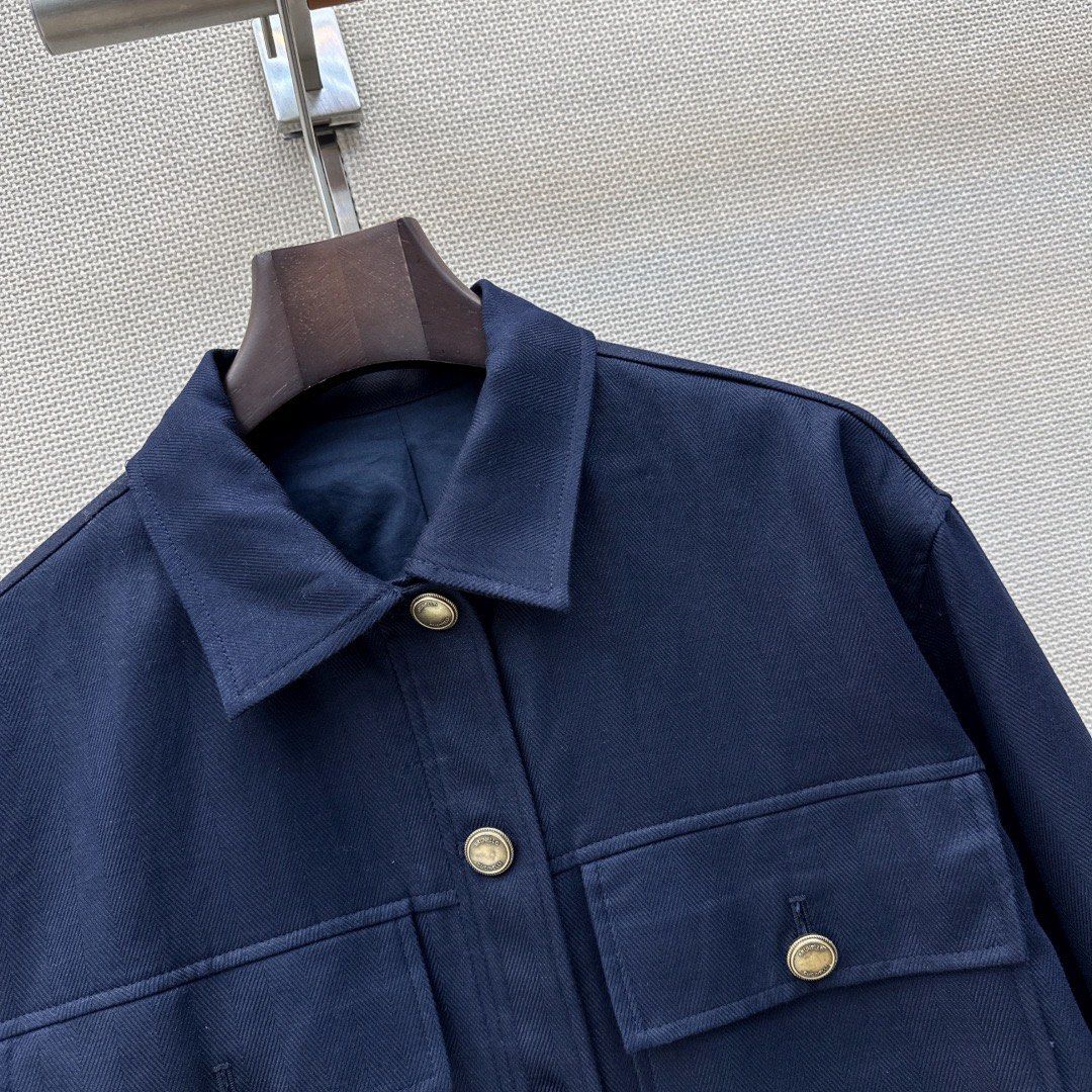 Jacket cugg7 (Category: Coats, Jackets and Outerwear) located in Singapore. Submitted by yejasmine (Listing ID 1469430187, Image 4). Description: .