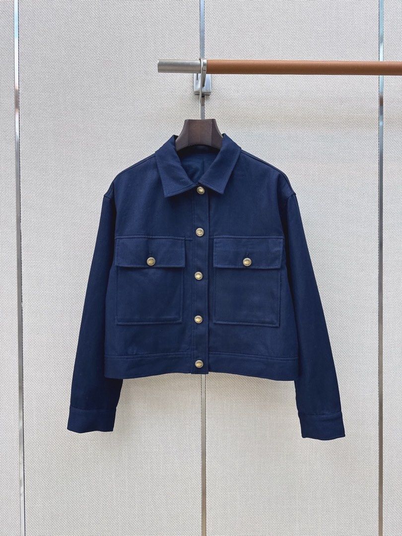 Jacket cugg7 (Category: Coats, Jackets and Outerwear) located in Singapore. Submitted by yejasmine (Listing ID 1469430187, Image 2). Description: .
