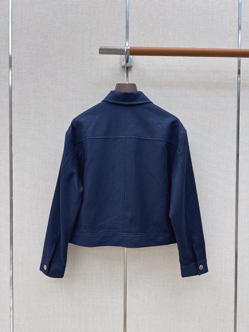 Jacket cugg7 (Category: Coats, Jackets and Outerwear) located in Singapore. Submitted by yejasmine (Listing ID 1469430187, Image 5). Description: .