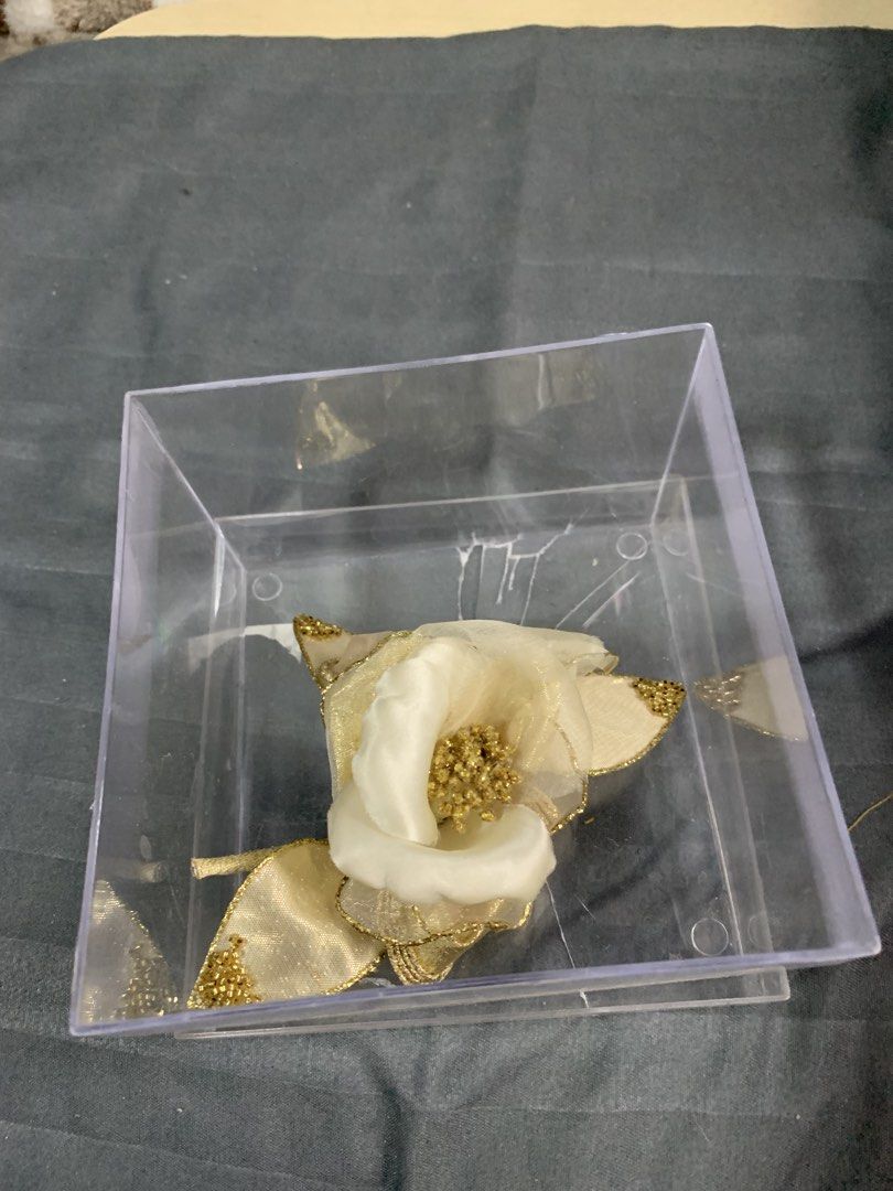 Japan Bnew floral brooch (Category: Brooches) located in Cabanatuan. Submitted by mjluxxejapan (Listing ID 1469531215, Image 2). Description: Fixed price gandaa nto.solid ung quality mganda material .bnew nasira lng box ..