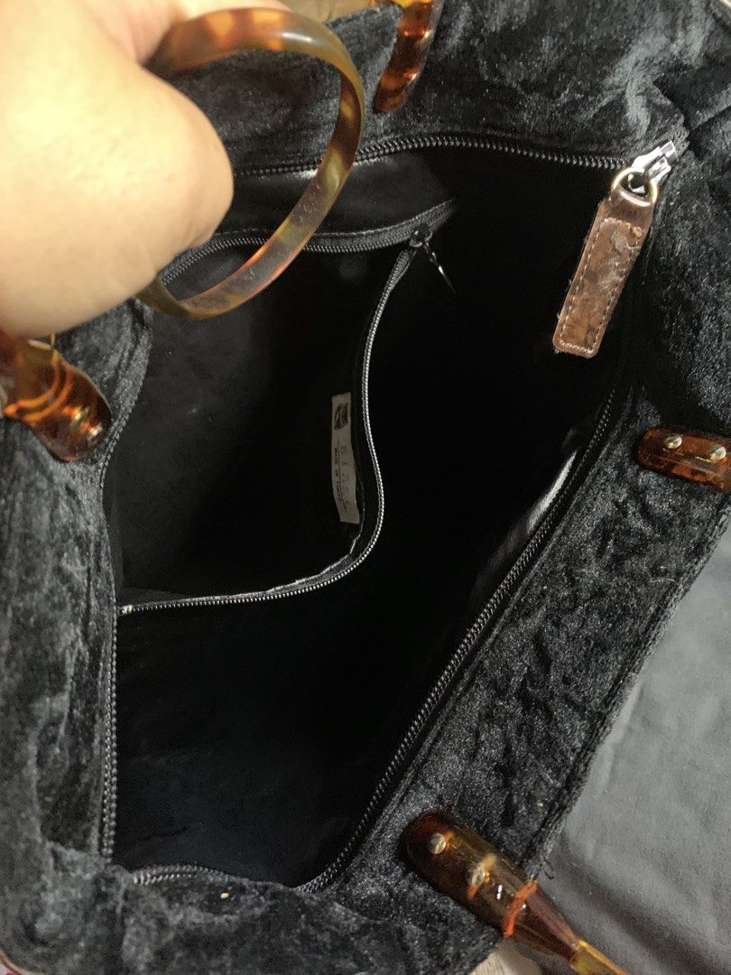 Japan brand cute handbag (Category: Purses & Pouches) located in Cabanatuan. Submitted by mjluxxejapan (Listing ID 1469529681, Image 3). Description: Fixed price approx 11”x14” meas medium sz. Velvety material patent leather mga sides leather loob.antibay good condition.solid quality ganda ng handle ..