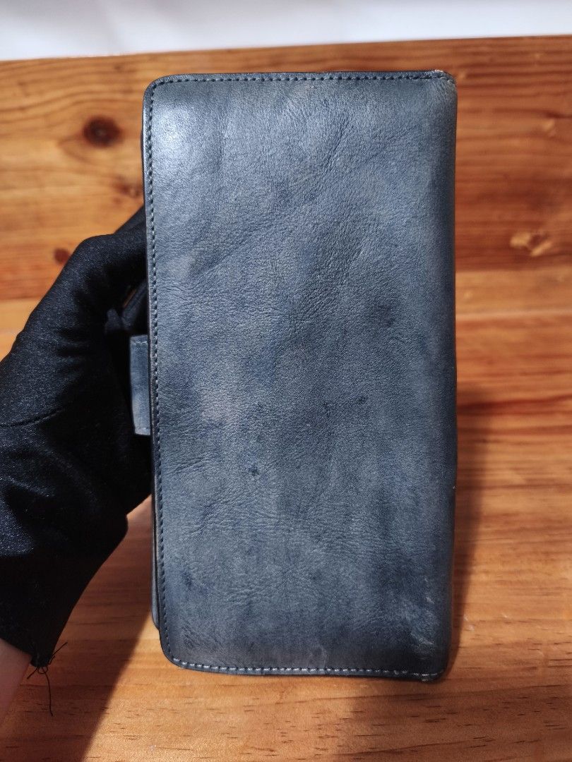 Japan leather big wallet (Category: Wallets & Card holders) located in Baguio. Submitted by queenlyne_vintage_rare_finds (Listing ID 1469418010, Image 3). Description: .