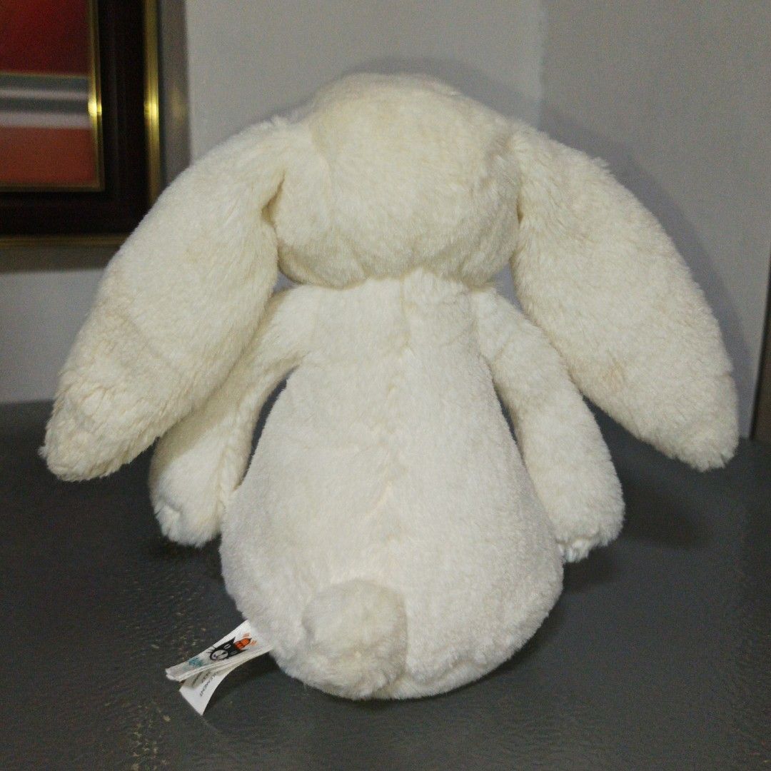 Jellycat Bashful Cream Bunny (Category: Plushies & Soft Toys) located in Mapandan. Submitted by xxrdstffsxx (Listing ID 1469455302, Image 2). Description: .