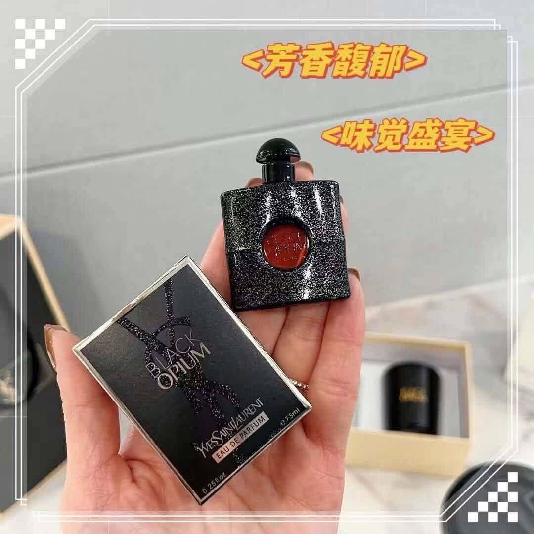 JM/YSL inspired candles (Category: Home Fragrance) located in Mandaluyong City. Submitted by shopmla (Listing ID 1469437572, Image 3). Description: JM/YSL inspired candle set Php 450. With box & bag.