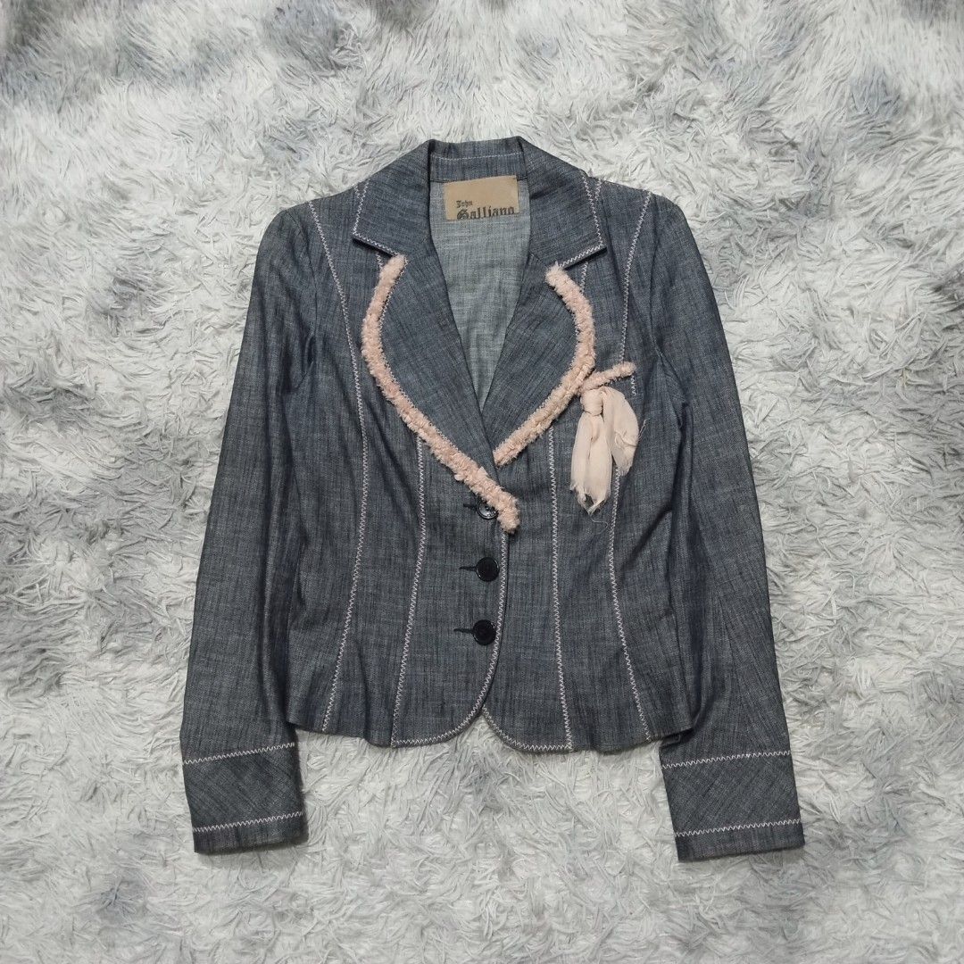 JOHN GALLIANO 90S BLAZER (Category: Coats, Jackets and Outerwear) located in Cavite. Submitted by realdeal98 (Listing ID 1469538141, Image 1). Description: JOHN GALLIANO 90s Blazer - Guaranteed Authentic - Excellent condition Measurement when Iaid flat 17 inches armpit to armpit 21.5 inches length 23 inches sleeve 15.5 inches shoulder to shoulder 15 inches chest 12k shipped via JNT.