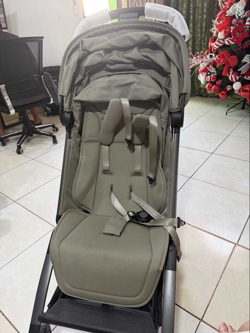 Joolz Aer 2 (Category: Strollers) located in Manila. Submitted by prelovedbyandss (Listing ID 1469569711, Image 2). Description: Color: Sage Green Brand new not yet used With a bit of pen marks as seen on picture that is why selling low than SRP Slightly negotiable.