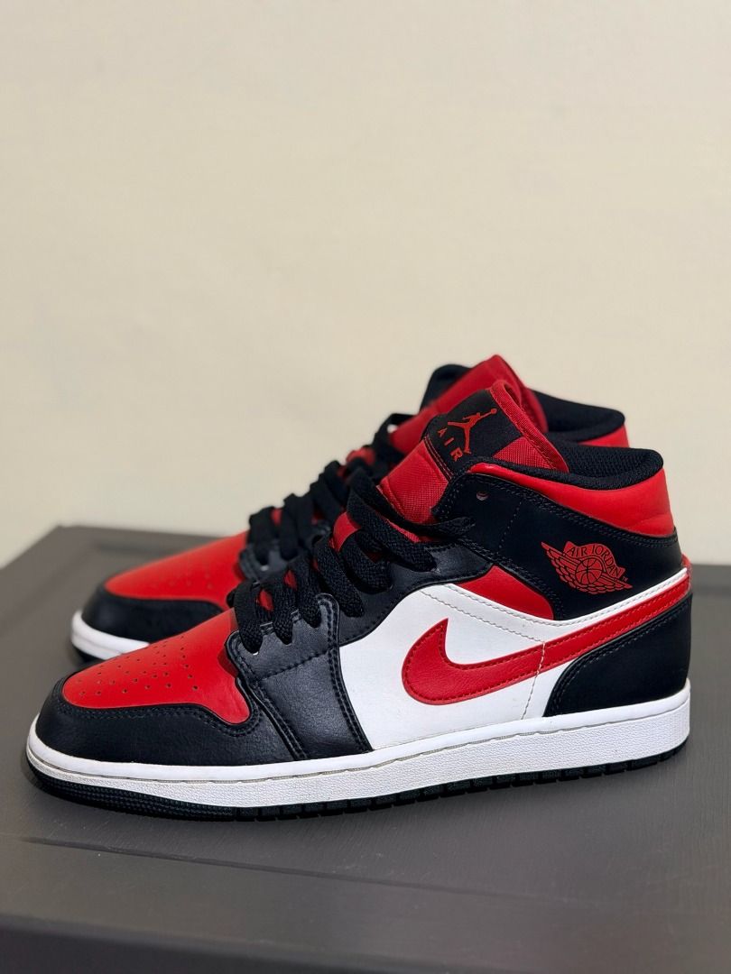 Jordan 1 Mid Bred Toe (Category: Sneakers) located in Baguio. Submitted by snkr.essence (Listing ID 1469420726, Image 2). Description: Jordan 1 Mid Bred Toe Size: 8 US 7 UK 26 CM Condition: Used Inclusions: Pair only Price: ₱1,500 Check us out on: IG: snkr.essence Carousell: snkr.essence 🚚 📦Shipping Thru J&T (₱200 SF) 📍Baguio City - 2600.