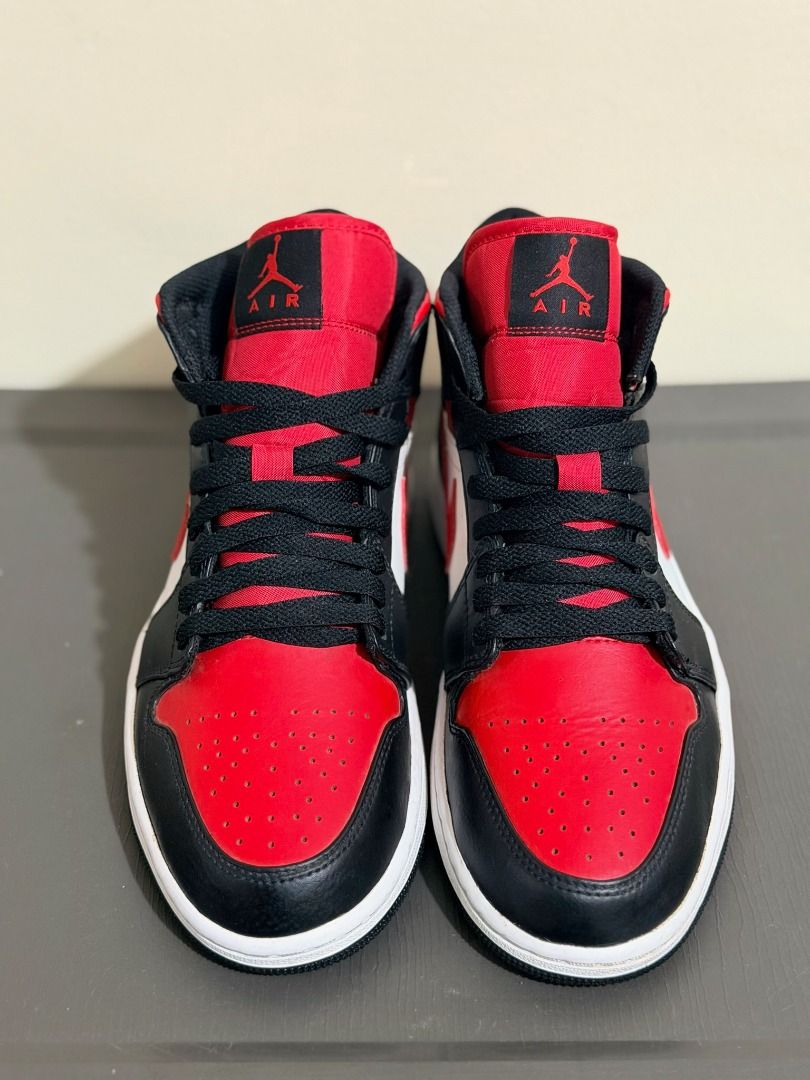 Jordan 1 Mid Bred Toe (Category: Sneakers) located in Baguio. Submitted by snkr.essence (Listing ID 1469420726, Image 1). Description: Jordan 1 Mid Bred Toe Size: 8 US 7 UK 26 CM Condition: Used Inclusions: Pair only Price: ₱1,500 Check us out on: IG: snkr.essence Carousell: snkr.essence 🚚 📦Shipping Thru J&T (₱200 SF) 📍Baguio City - 2600.