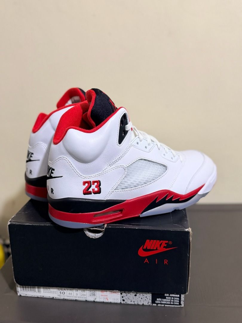 Jordan 5 Fire Red (Category: Sneakers) located in Baguio. Submitted by snkr.essence (Listing ID 1469412977, Image 3). Description: Jordan 5 Fire Red Size: US 10 EU 44 UK 9 28 cm Condition: NEW Inclusions: OG Box, Laced Lock Price: ₱5,800 Check us out on: IG: snkr.essence Carousell: snkr.essence 🚚 📦Shipping Thru J&T (₱200 SF) 📍Baguio City - 2600.