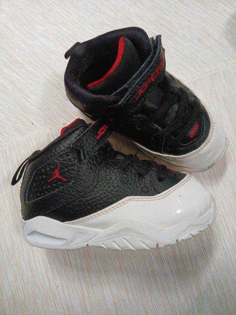Jordan baby shoes (Category: Babies & Kids Fashion) located in La Trinidad. Submitted by dashopperist (Listing ID 1469416356, Image 1). Description: .