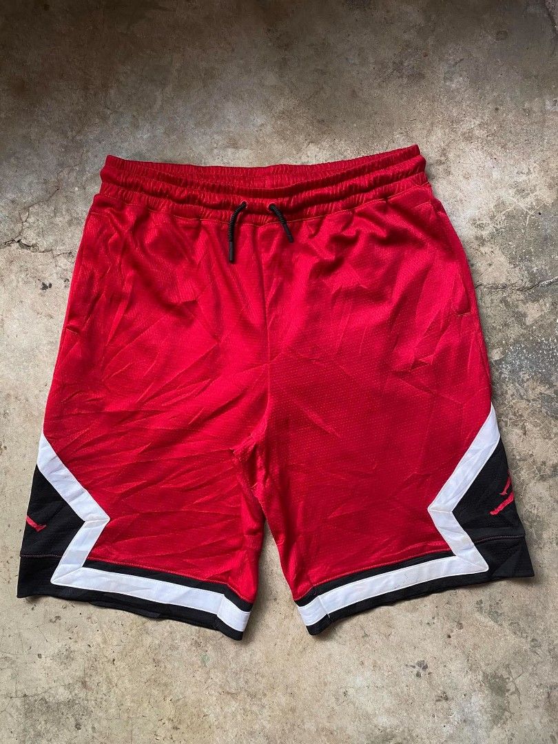 Jordan diamond (Category: Shorts) located in Dumaguete. Submitted by johnmarkthrift (Listing ID 1469499118, Image 3). Description: ♻️ 550 + SF ♻️ Jordan Diamond Dry fit ♥️ Actual waistline 15 ( size 30 up to 32 ) Dimensions on tags ( Youth XL ) best fit LARGE 📌 Length 19.5 Opening leg 10.5 Color rate 9.7/10 Excellent condition Need wash only Issue cut yong wash tag Color may very due to lighting 💥 Unlimited vouch/vc for safe transaction Dumague