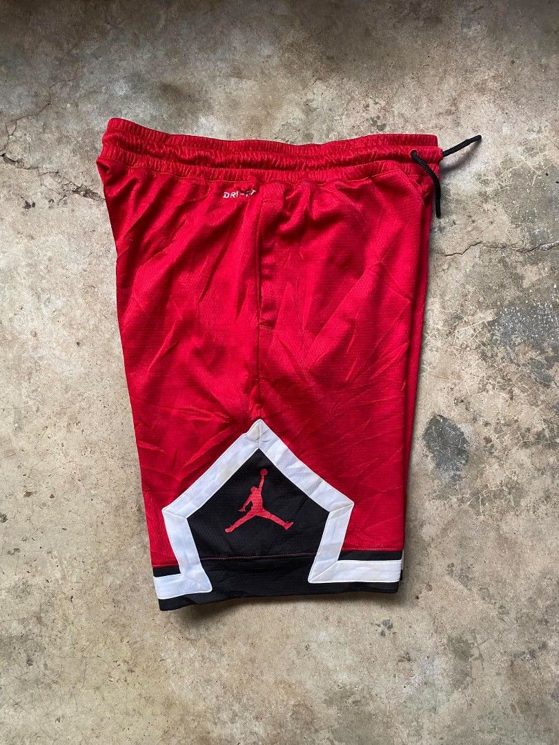 Jordan diamond (Category: Shorts) located in Dumaguete. Submitted by johnmarkthrift (Listing ID 1469499118, Image 2). Description: ♻️ 550 + SF ♻️ Jordan Diamond Dry fit ♥️ Actual waistline 15 ( size 30 up to 32 ) Dimensions on tags ( Youth XL ) best fit LARGE 📌 Length 19.5 Opening leg 10.5 Color rate 9.7/10 Excellent condition Need wash only Issue cut yong wash tag Color may very due to lighting 💥 Unlimited vouch/vc for safe transaction Dumague