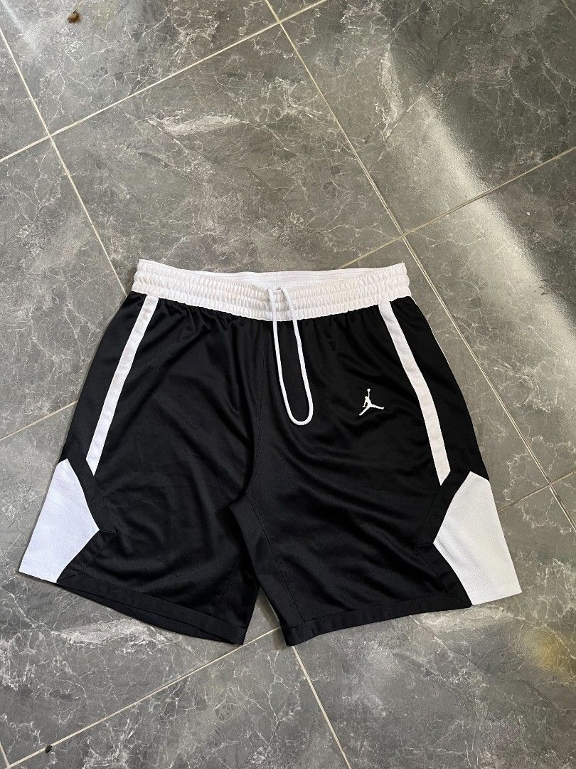 JORDAN DIAMOND SHORT (Category: Shorts) located in Cabagan. Submitted by kiane10 (Listing ID 1469453124, Image 1). Description: .