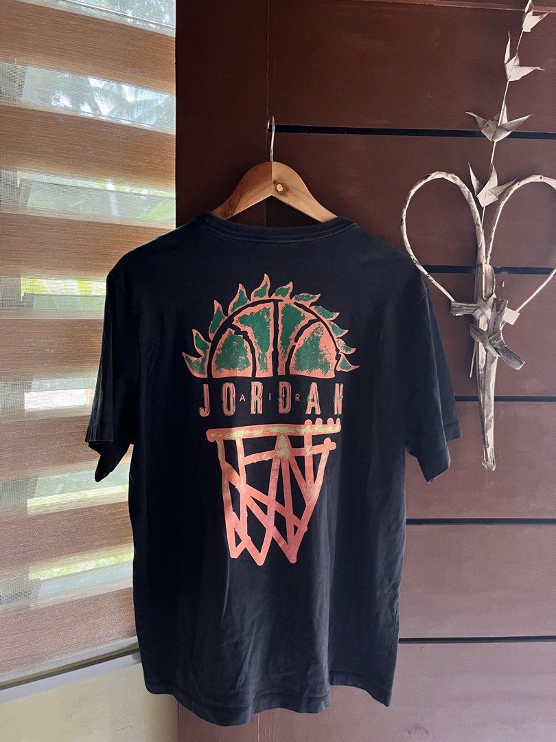 Jordan Graphic T-shirt Black (Category: Tshirts & Polo Shirts ) located in Tagum. Submitted by thisisdavethriftzzz (Listing ID 1469538624, Image 2). Description: Details⬇️ Width: 21 Length: 28 Issue: No major flaws color rate only Color rate: 9/10 ₱300.