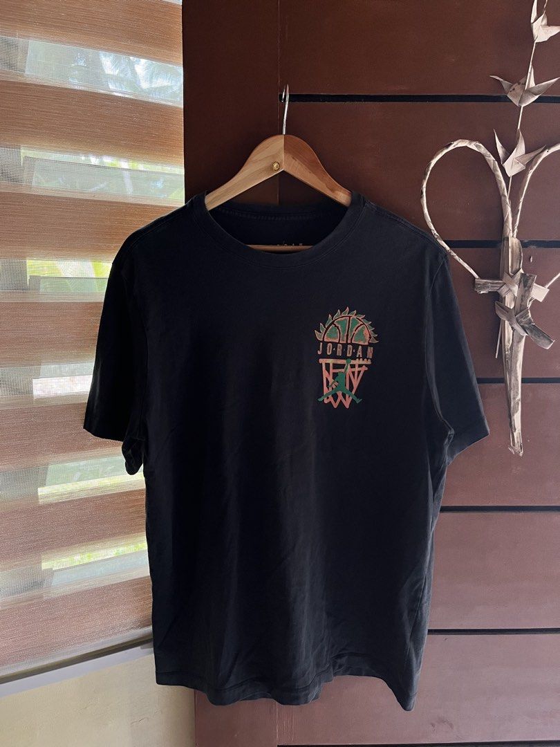 Jordan Graphic T-shirt Black (Category: Tshirts & Polo Shirts ) located in Tagum. Submitted by thisisdavethriftzzz (Listing ID 1469538624, Image 1). Description: Details⬇️ Width: 21 Length: 28 Issue: No major flaws color rate only Color rate: 9/10 ₱300.