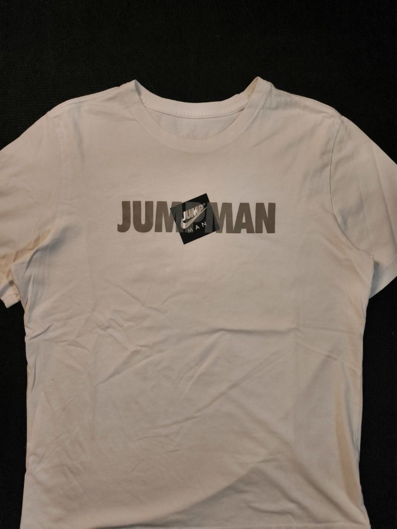 Jordan Jumpman Script White Tee (Category: Tshirts & Polo Shirts ) located in San Fernando. Submitted by retro_d (Listing ID 1469559861, Image 3). Description: - Jordan Jumpman Script white tee - Size: Medium (W21.5/L26.5) - Condition: Excellent - Color Rate: 9.5/10 - No issue.