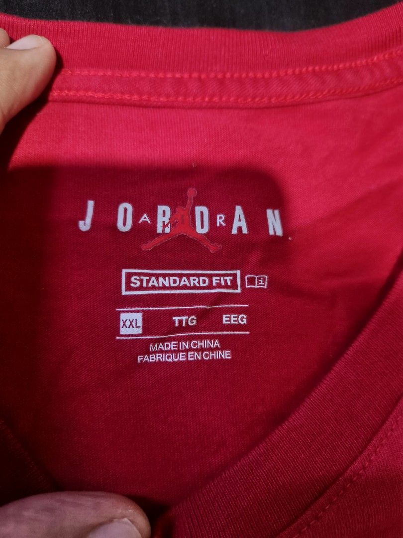 Jordan shirt (Category: Tshirts & Polo Shirts ) located in Pasig City. Submitted by randomstuffs23 (Listing ID 1469443014, Image 2). Description: Orig jordan shirt not used sinukat lang di ko trip Dimes W 25 inch L 32 inch For lalamove or pick up.