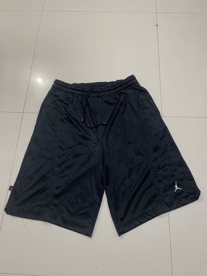 JORDAN SHORTS (Category: Shorts) located in Cavite. Submitted by rncthrifting (Listing ID 1469531490, Image 2). Description: DIMES 32 Waist up 24 Length 14 hem medium adult.
