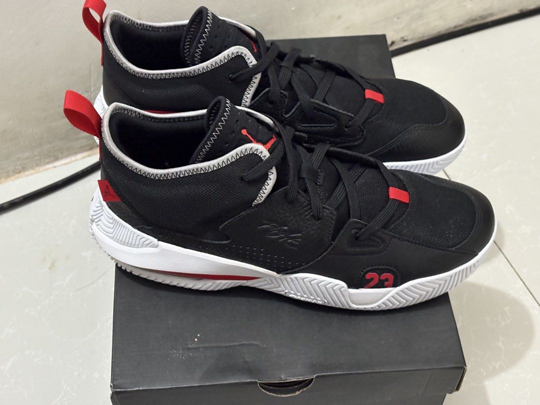 Jordan Stay Loyal 2 mens US11 (Category: Sneakers) located in Manila. Submitted by shoepatos4u (Listing ID 1469558041, Image 2). Description: Issue: With minor aole sep Mens us11/eur45/29cm black/white calf leather pull-tab at the heel signature Jumpman motif signature embroidered 23 logo front lace-up fastening round toe signature Air cushioning These styles are supplied by a premium and authenticated sneaker marketplace. Stocking only the most 
