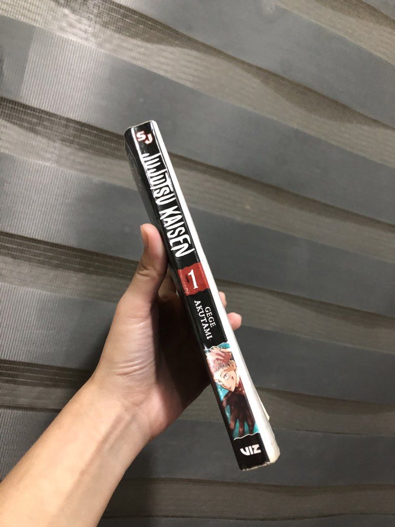 Jujutsu kaisen 1 (Category: Comics & Manga) located in Balanga. Submitted by itsjuliaden07 (Listing ID 1469407103, Image 2). Description: nabasa siya pero all goods nmn natuyo lng ,no missing pages and walang nabura.