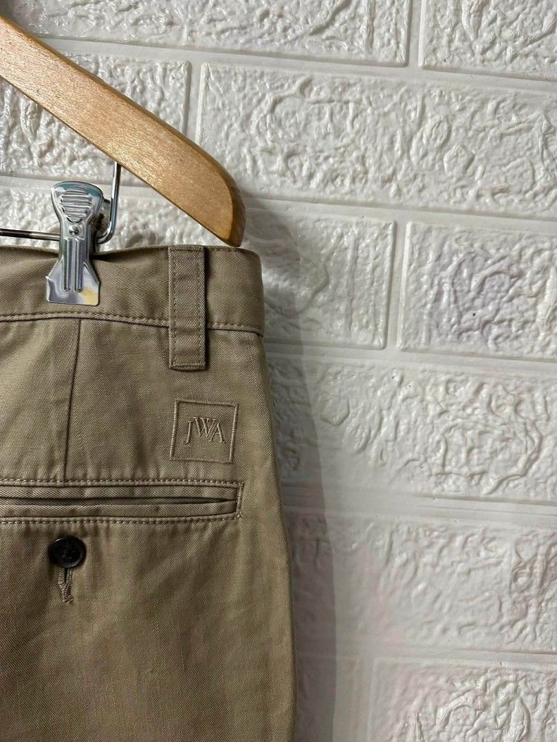 j.wanderson X UNIQLO (Category: Chinos) located in Bacoor. Submitted by arlenelamery (Listing ID 1469527453, Image 3). Description: J WANDERSON X UNIQLO PLEATED WIDE CHINO PANTS BEIGE BRANDNEW WITH HANGTAG AUTHENTIC NO ISSUE SIZE ACTUAL VIA TAPE MEASURE W32 L40 HEM 9.5 PRICE 990 + SF PM MODE OF PAYMENT TRU GCASH LOC CAVITE.