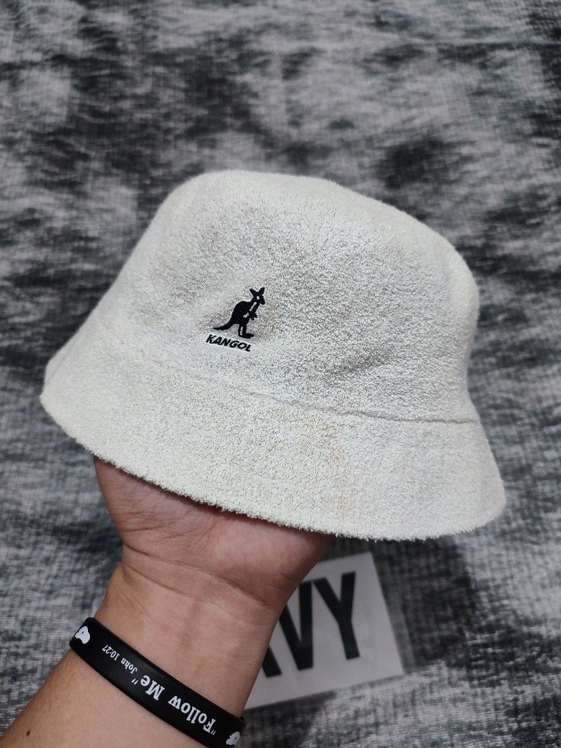 Kangol Bucket Hat Unisex (Category: Caps & Hats) located in Cebu City. Submitted by haryvyylyynn (Listing ID 1469555437, Image 3). Description: Kangol 750+sf.