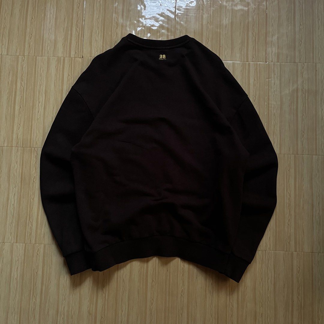 Kangol Mid Logo Sweater (Category: Tshirts & Polo Shirts ) located in Hagonoy. Submitted by ianthrift_ph (Listing ID 1469501059, Image 2). Description: complete tags/authentic size medium on tag 22 width, 29 length excellent condition color rate 9/10 no issue.