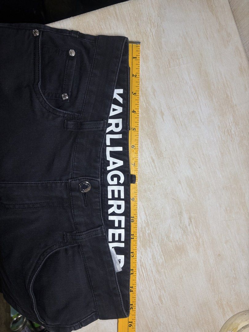 KARL LAGERFIELD STRECHABLE BLACK DENIM PANTS (Category: Jeans) located in Cabuyao City. Submitted by pormanation-thrift-store (Listing ID 1469425007, Image 2). Description: KARL LAGERFIELD STRECHABLE BLACK DENIM PANTS Condition: LIKE NEW Color rate: 10/10 (PWEDE SA MASELAN) Size: 31 Dimes: 31-32”W x39”L Issue: NONE✅ Price: 1500.