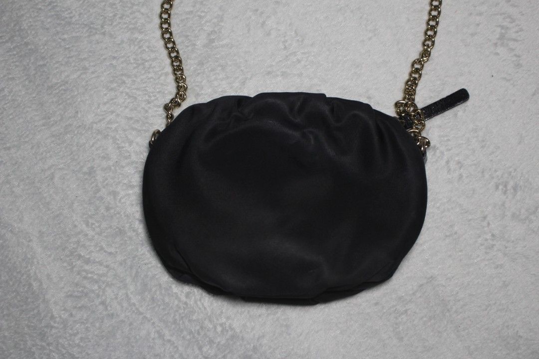 Kate Spade Greta Crossbody (Category: Shoulder Bags) located in Tarlac. Submitted by trishatrish3 (Listing ID 1469406226, Image 2). Description: .