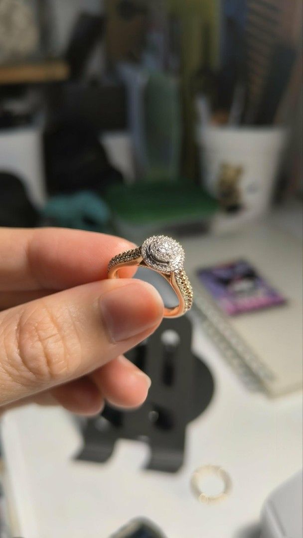 Kay Outlet 10K Rose Gold Diamond Ring (Category: Rings) located in Dasmarinas. Submitted by mitchyyysss (Listing ID 1469531976, Image 1). Description: - Material: Authentic 10K rose gold - Design: Center cluster stone with a sparkling diamond halo - Band: Split shank with unique textured bead details - Documentation: Original purchase receipt from November 2018 included (contains exact size details) - Value: Originally purchased for over $400 - C