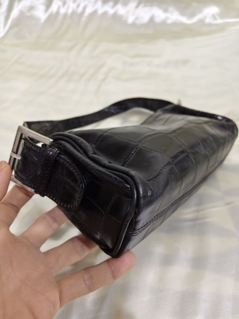 KILI BAG 9/6" (Category: Shoulder Bags) located in Gamu. Submitted by 2022bagsbunny (Listing ID 1469401486, Image 3). Description: .