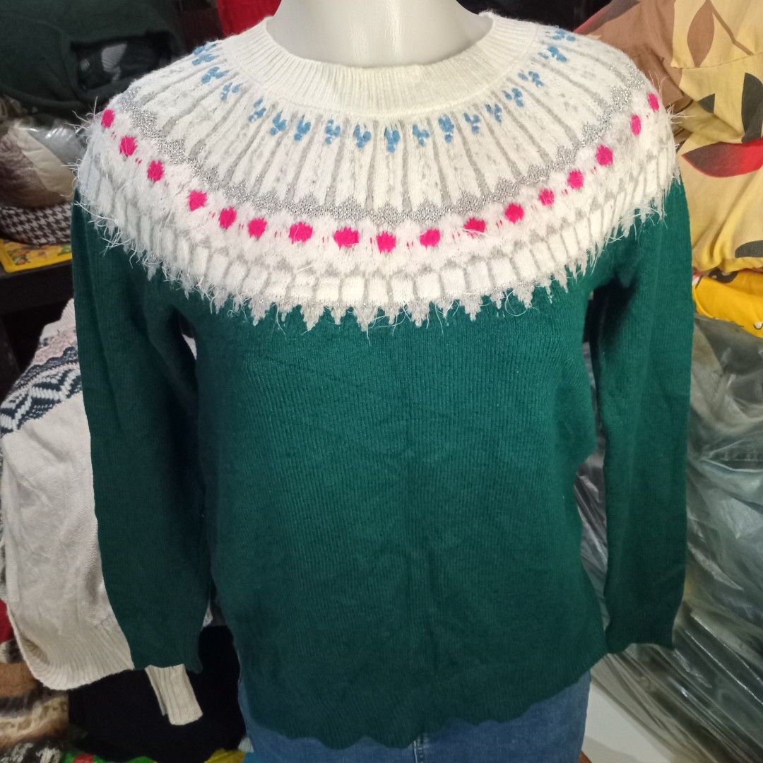 Knitted pull up sweater (Category: Coats, Jackets and Outerwear) located in Angono. Submitted by thrifted.fashionshop (Listing ID 1469556203, Image 1). Description: Fit - small *knitted *round neck <COLORS MAY VARY DUE TO LIGHTING> MOP : Gcash only COURIER : Jnt / Lalamove REMINDER : Shipping fee ay hindi kasama sa presyo ng item.