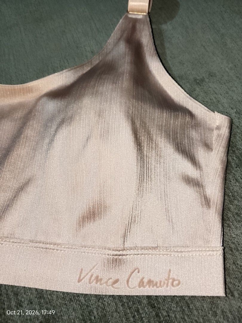 L: Vince Camuto seamless bra padded (Category: Undergarments & Loungewear) located in Manila. Submitted by truecrystal-1407 (Listing ID 1469481820, Image 3). Description: .
