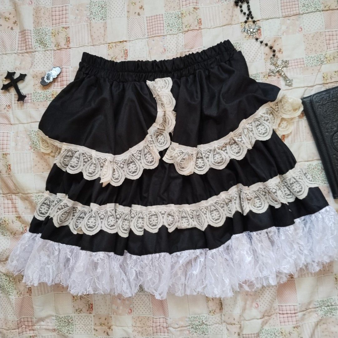 Lace Gothic skirt (Category: Skirts) located in Cebu City. Submitted by thrift_with_anjel (Listing ID 1469524247, Image 1). Description: ❀.ೃ࿔Lace skirt❀.ೃ࿔* 🌹Brand: nobrand 🌸Waist: 28-38 🌸Lenght: 19 🌷Mine: 320(AU).