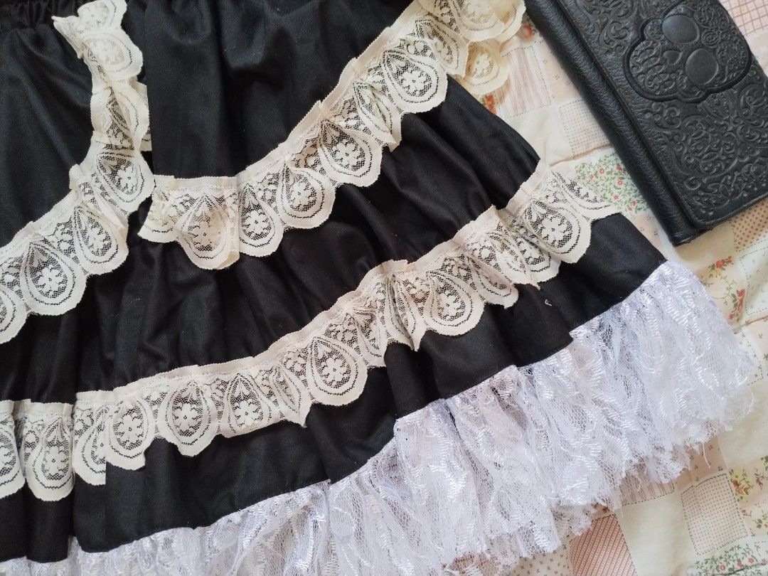 Lace Gothic skirt (Category: Skirts) located in Cebu City. Submitted by thrift_with_anjel (Listing ID 1469524247, Image 3). Description: ❀.ೃ࿔Lace skirt❀.ೃ࿔* 🌹Brand: nobrand 🌸Waist: 28-38 🌸Lenght: 19 🌷Mine: 320(AU).