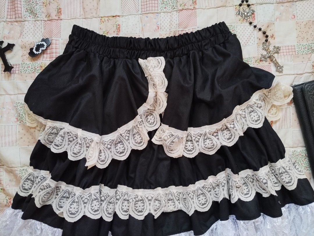 Lace Gothic skirt (Category: Skirts) located in Cebu City. Submitted by thrift_with_anjel (Listing ID 1469524247, Image 2). Description: ❀.ೃ࿔Lace skirt❀.ೃ࿔* 🌹Brand: nobrand 🌸Waist: 28-38 🌸Lenght: 19 🌷Mine: 320(AU).