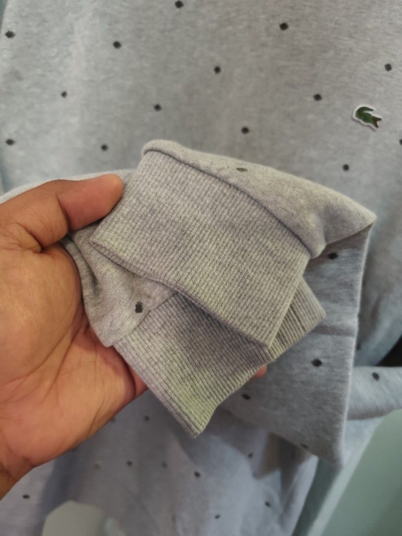 Lacoste Sweatshirt 🔥 (Category: Coats, Jackets and Outerwear) located in Tabaco. Submitted by thrifttobecool (Listing ID 1469533858, Image 3). Description: Very Good Condition 💯 9.6/10 Color Rate 💯 21 Width 📌 26 Length 📌 Medium ✅ 450 ✅ + sf 📌 Location Bicol ✅.