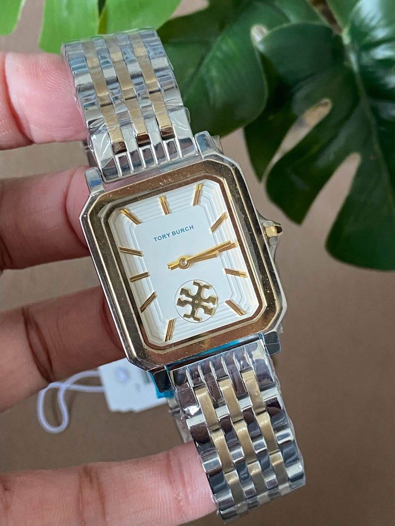Ladies watch (Category: Announcements) located in Manila. Submitted by leywatch3s (Listing ID 1469487810, Image 3). Description: Complete package with box and paper bag Negotiable ✨.