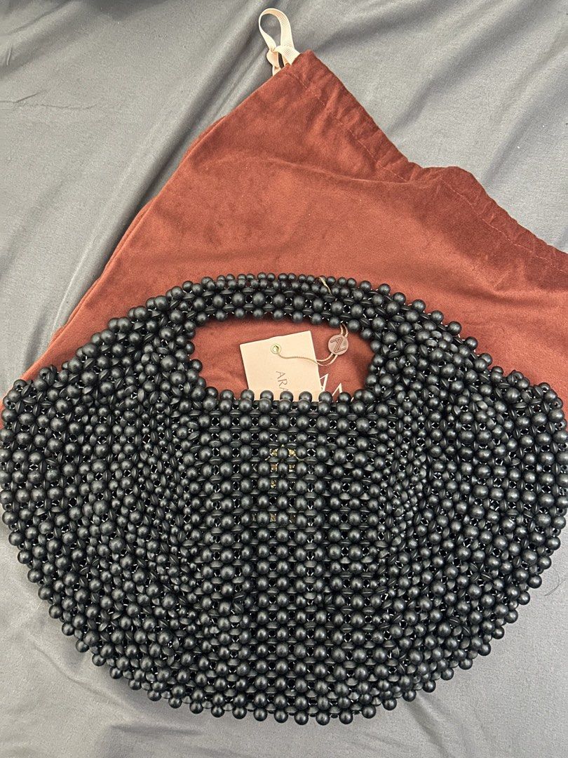Lagrima Black Large (Category: Beach Bags) located in Manila. Submitted by clasicamnl (Listing ID 1469408975, Image 1). Description: Brand new comes with dust bag.