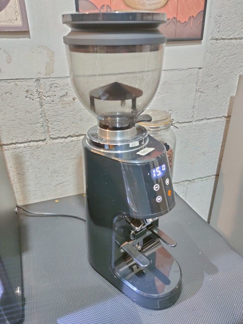 LAHOME COMMERCIAL COFFEE GRINDER (Category: Coffee Machines & Makers) located in Marikina City. Submitted by janddglamcollections (Listing ID 1469483235, Image 3). Description: LAHOME COMMERCIAL COFFEE GRINDER 64MM Flat Burr No Issue Php4,000 Fix.
