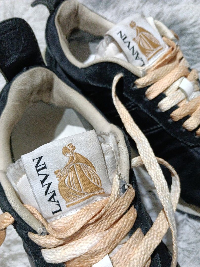 Lanvin bumpr sneakers (Category: Sneakers) located in San Carlos City. Submitted by wilburstthriftstore (Listing ID 1469510304, Image 3). Description: Lanvin bumpr sneakers Size 39 issue - sign of usage. minor sole separation and heel drag. See 4th to last photo. ₱750 + sf.
