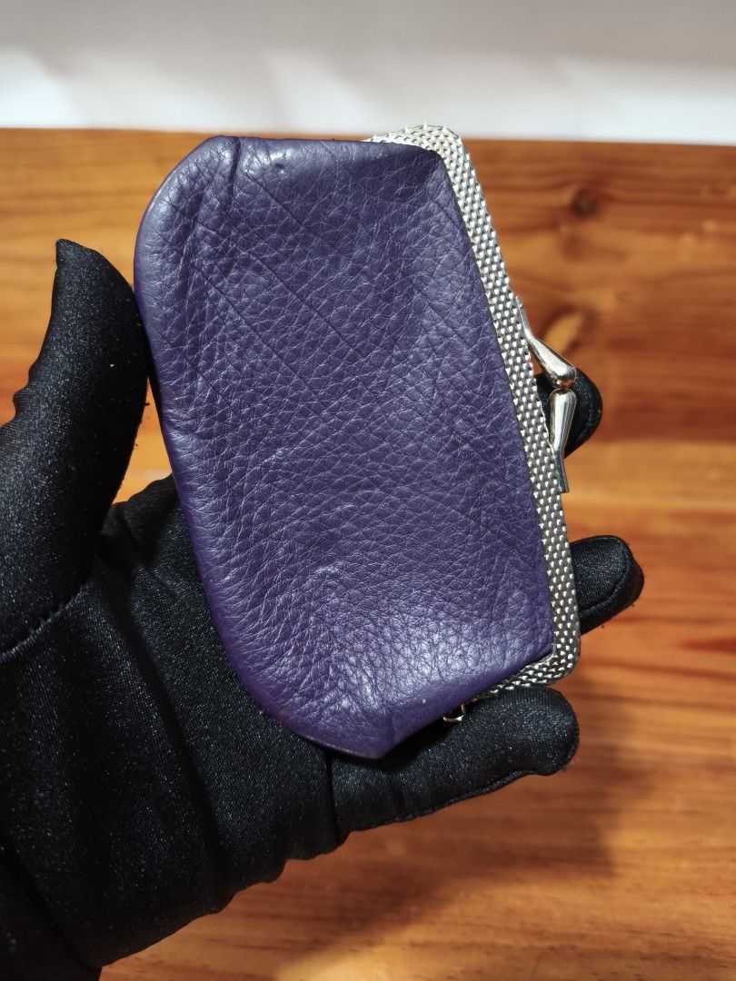 Leather kisslock (Category: Purses & Pouches) located in Baguio. Submitted by queenlyne_vintage_rare_finds (Listing ID 1469411803, Image 1). Description: .