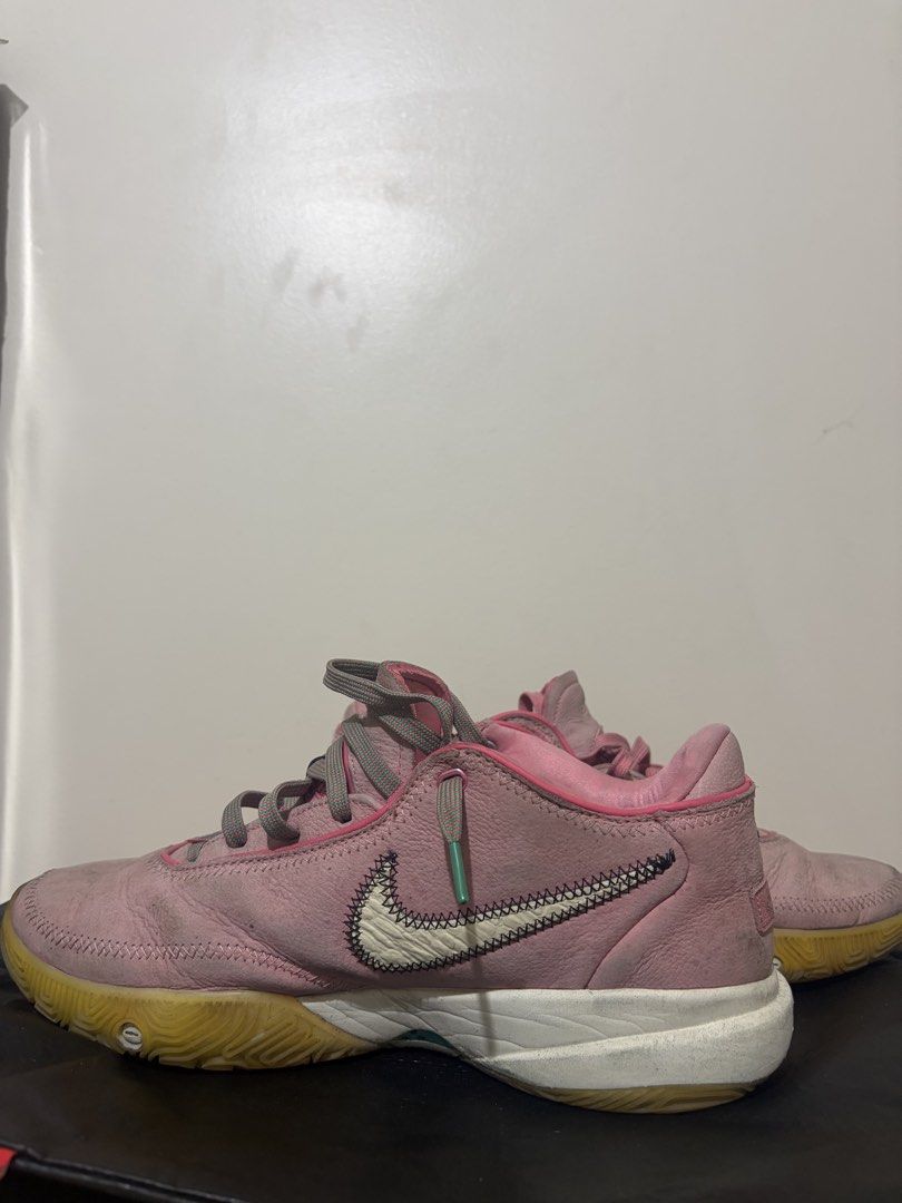 Lebron 20 Pink Diamond (Category: Sneakers) located in Pasig City. Submitted by psellfinds (Listing ID 1469522765, Image 2). Description: Lebron 20 Pink Diamond - Size 9.5 US - All leather top - Leopard-inspired swoosh - No box included - 100% original RFS: Decluttering. Someone could still use it to play. PLEASE READ ‼️ NOTE: All issues are fixable. Only needs cleaning and it's ready to use. Other details: - Slight sole yellowing (can be fixed w
