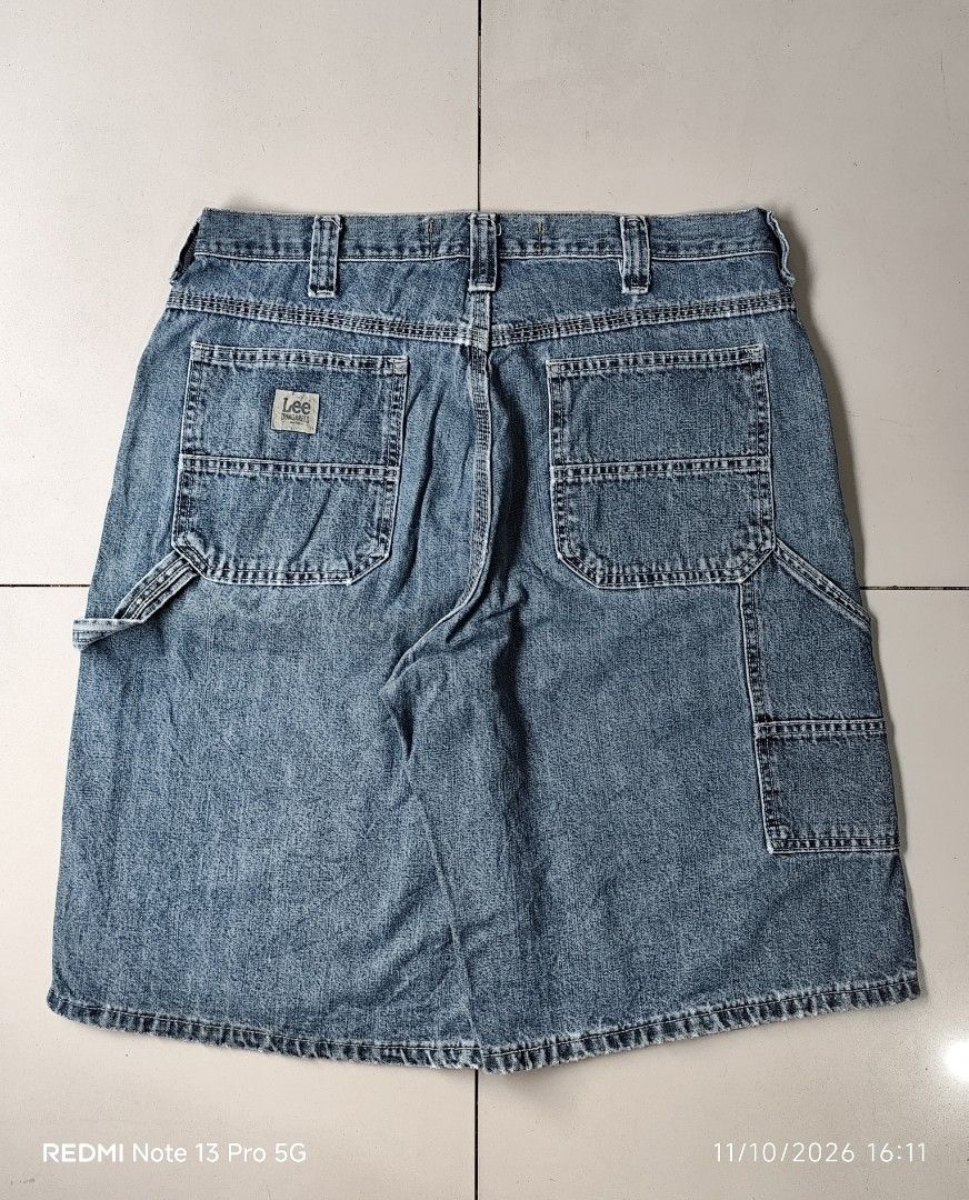 LEE DUNGAREES CARPENTER DENIM JORTS (Category: Shorts) located in Caloocan City. Submitted by carlo_pwd (Listing ID 1469519677, Image 1). Description: BRAND LEE DUNGAREES WAIST - 34 LENGTH - 22 HEM - 11.