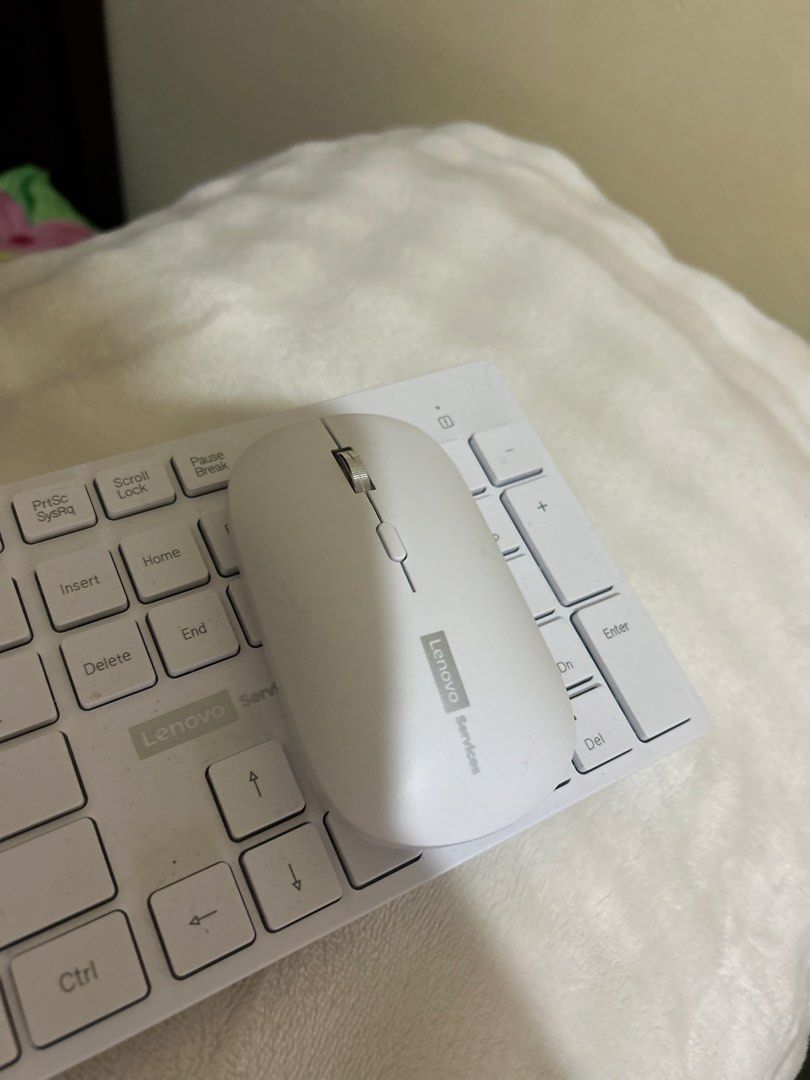 Lenovo KN220 2.4G Wireless Keyboard and Mouse Set (Category: Computer Keyboard) located in Mataasnakahoy. Submitted by monoky (Listing ID 1469569200, Image 2). Description: **FOR SALE: Lenovo KN220 Wireless Keyboard & Mouse Set** ⌨️🖱️ 💰 **Price: ₱750** ✨ Used only once! **Features:** - 2.4GHz wireless connection - Waterproof and dustproof design (as advertised) - Full-size keyboard with numeric keypad - Ideal for office, work-from-home, or stud