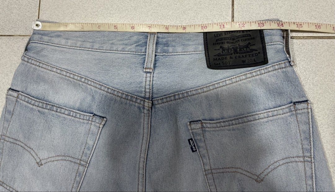 Levis 501 Made & Crafted Selvedge Shorts (Category: Shorts) located in Mandaue City. Submitted by MJ_80 (Listing ID 1469410998, Image 3). Description: Mens Levis 501 Made & Crafted Selvedge Shorts Buttonfly Size 28 on tag Fits 28-29 Waist See photos for measurements Color rate & Consition: 9.7/10 Price: 2,200.