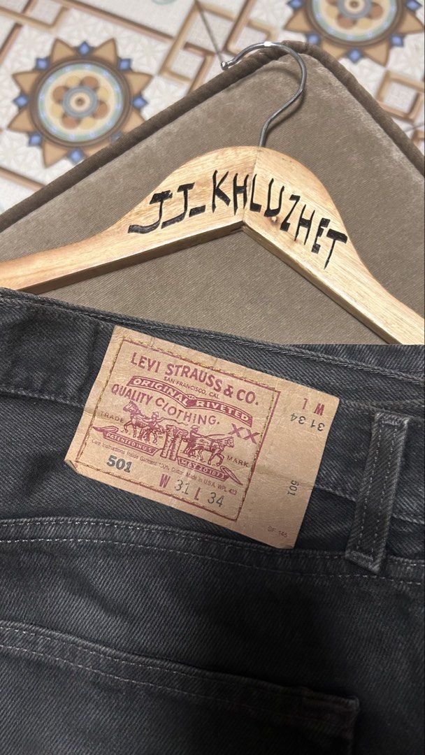 Levi’s 501 Vintage 1996 (Category: Jeans) located in Jordan. Submitted by pareng_j0mar (Listing ID 1469521843, Image 2). Description: Waist 31 to 32 Length 44 Hem 7 Front Rise 10 Back Rise 9 Thigh 10 .