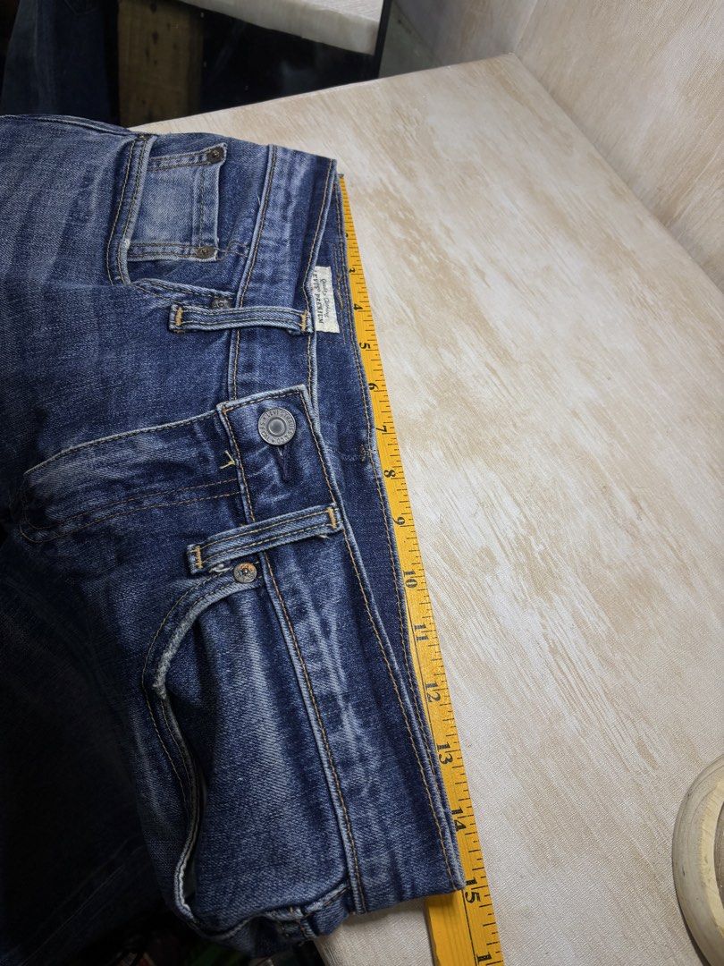 LEVIS 502 SELVEDGE TAPERED JEANS (Category: Jeans) located in Cabuyao City. Submitted by pormanation-thrift-store (Listing ID 1469423529, Image 2). Description: LEVIS 502 SELVEDGE TAPERED JEANS Condition: EXCELLENT Color rate: 9/10 Size: 28 Dimes: 30”Wx38”L Issue: ALTERED LENGTH‼️ Price: 1500.