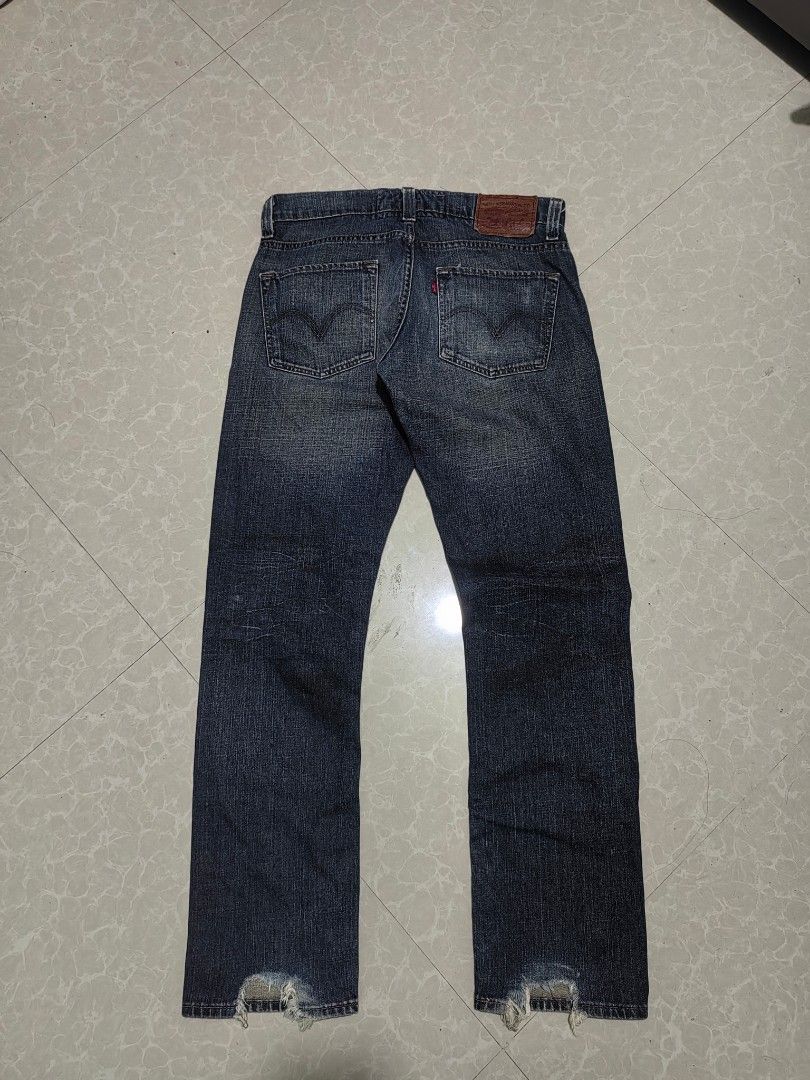 Levis 511 (Category: Jeans) located in Samal. Submitted by rj_thrift (Listing ID 1469535389, Image 2). Description: Size 34x40 leg 8 Issue on pic Crispy condi Excellent condi.